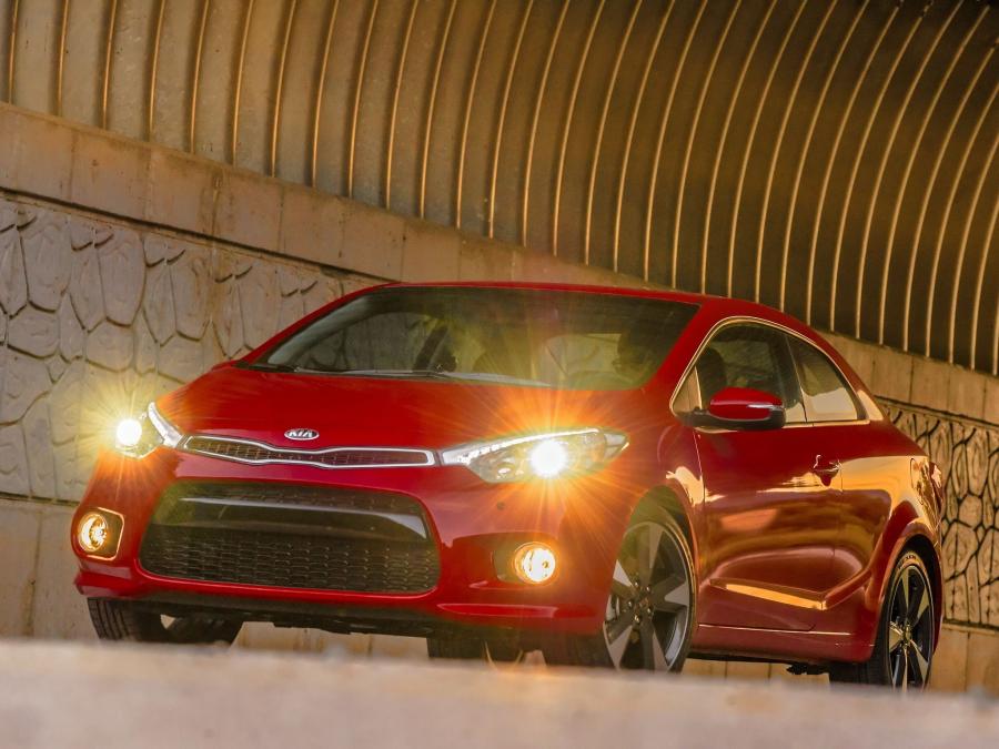  Kia Cerato Koup 2013 года  (фото 10 из 26)